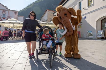 Pohod ob reki, ki povezuje še več pestrega dogajanja (3)